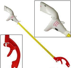 shark head grabber toy